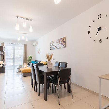 2 Bedroom In Central St Julians Prime Location In Paceville Apt 3 By Vaganza Saint Julian's Dış mekan fotoğraf