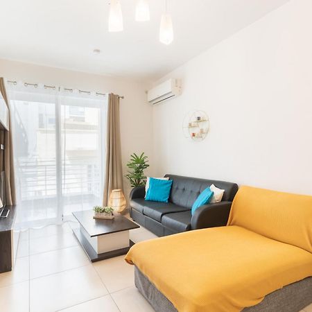 2 Bedroom In Central St Julians Prime Location In Paceville Apt 3 By Vaganza Saint Julian's Dış mekan fotoğraf