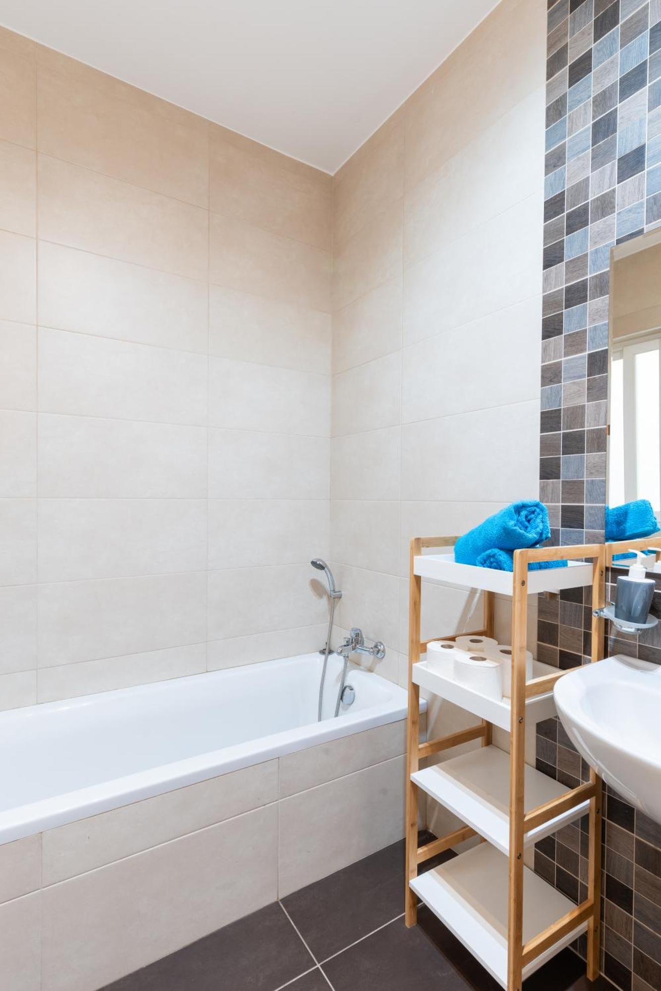 2 Bedroom In Central St Julians Prime Location In Paceville Apt 3 By Vaganza Saint Julian's Dış mekan fotoğraf