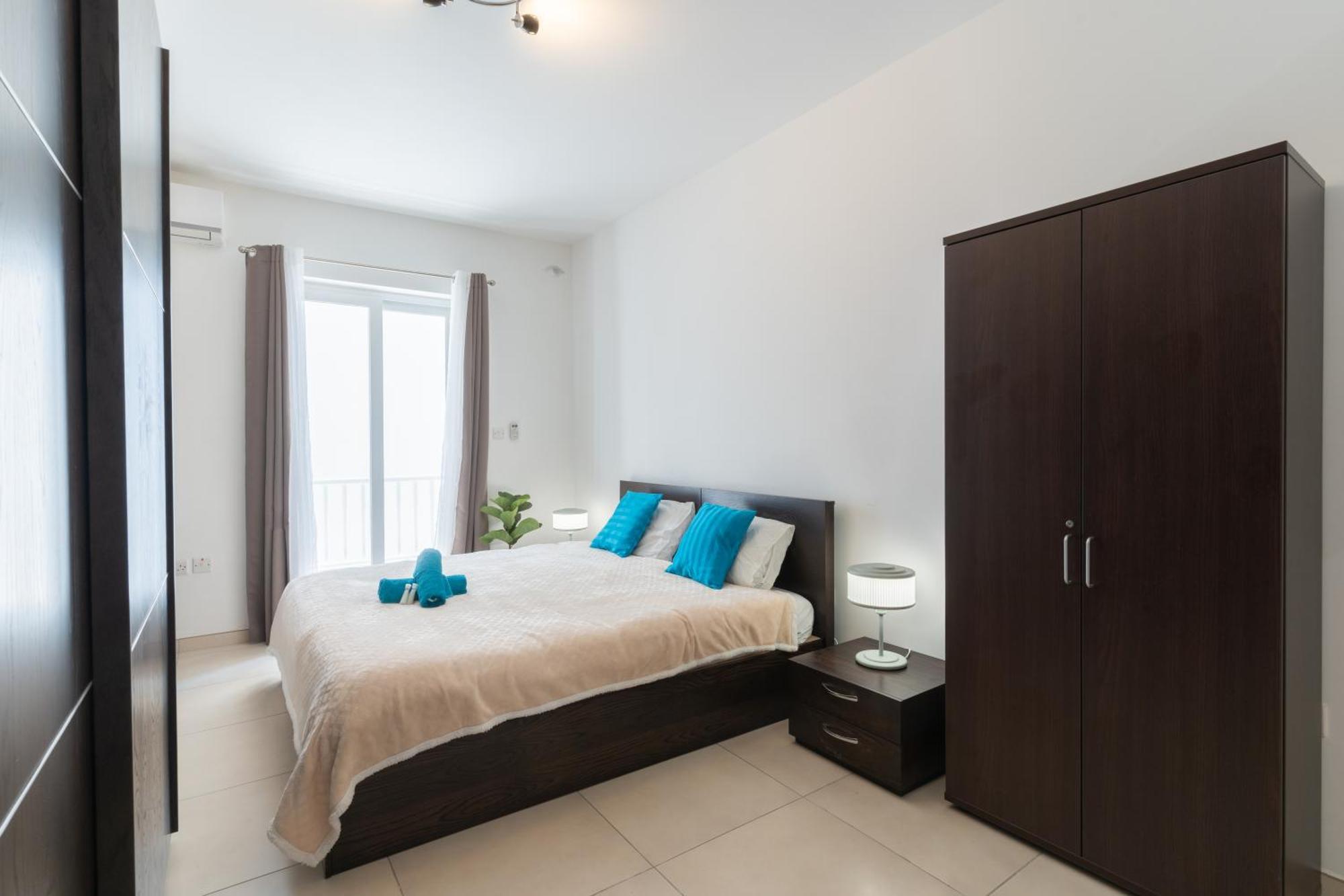 2 Bedroom In Central St Julians Prime Location In Paceville Apt 3 By Vaganza Saint Julian's Dış mekan fotoğraf