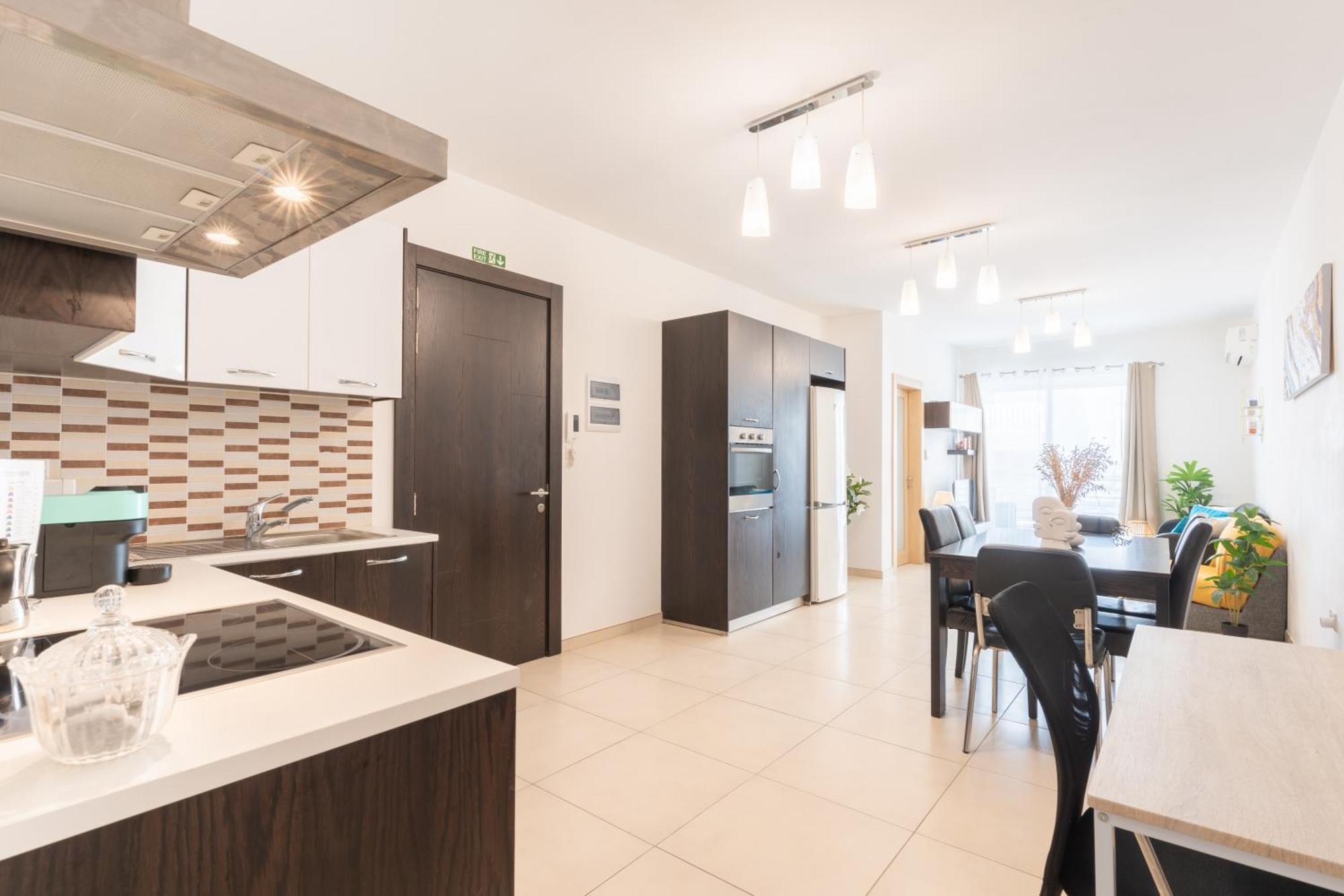 2 Bedroom In Central St Julians Prime Location In Paceville Apt 3 By Vaganza Saint Julian's Dış mekan fotoğraf