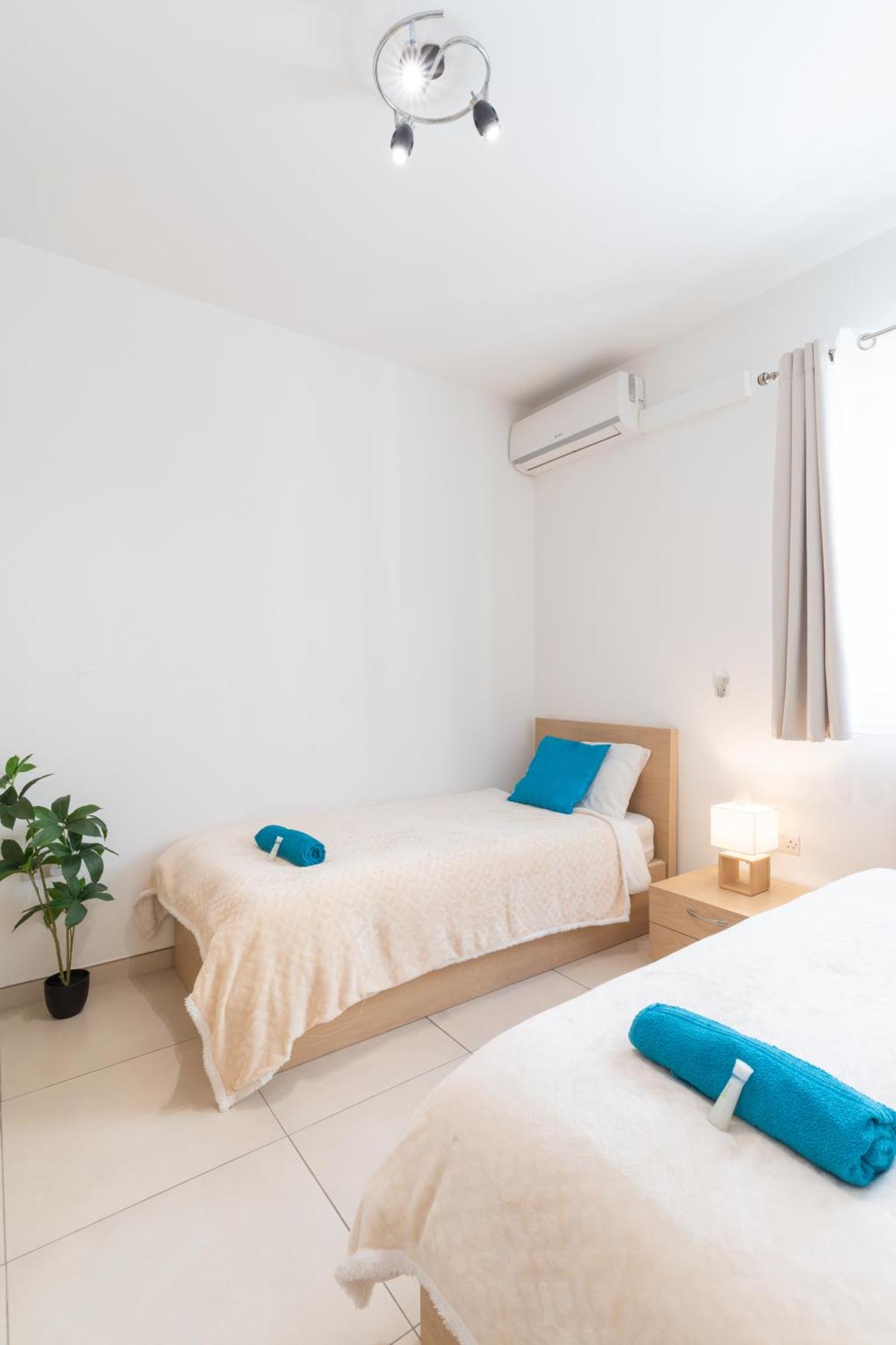 2 Bedroom In Central St Julians Prime Location In Paceville Apt 3 By Vaganza Saint Julian's Dış mekan fotoğraf