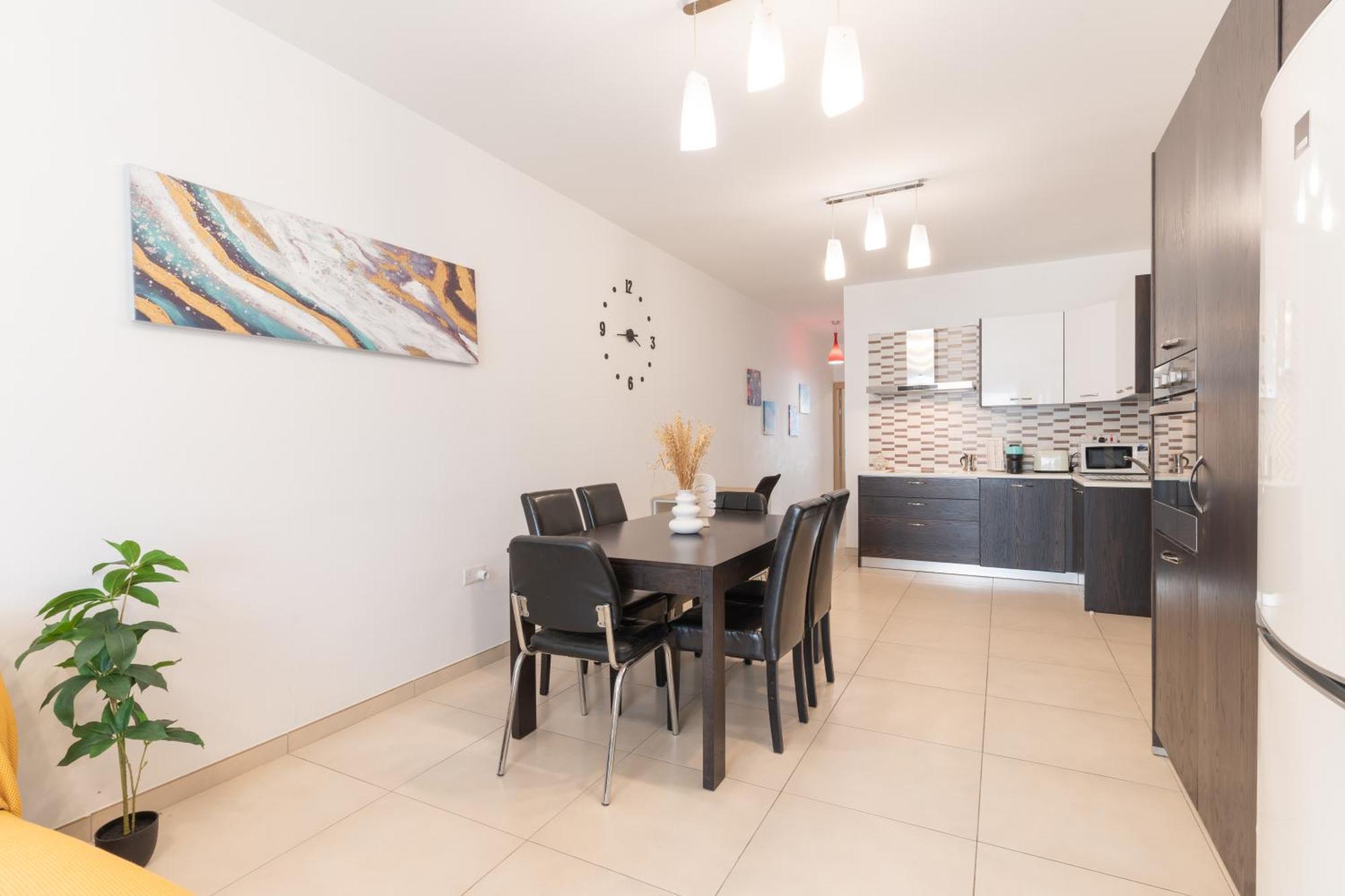 2 Bedroom In Central St Julians Prime Location In Paceville Apt 3 By Vaganza Saint Julian's Dış mekan fotoğraf