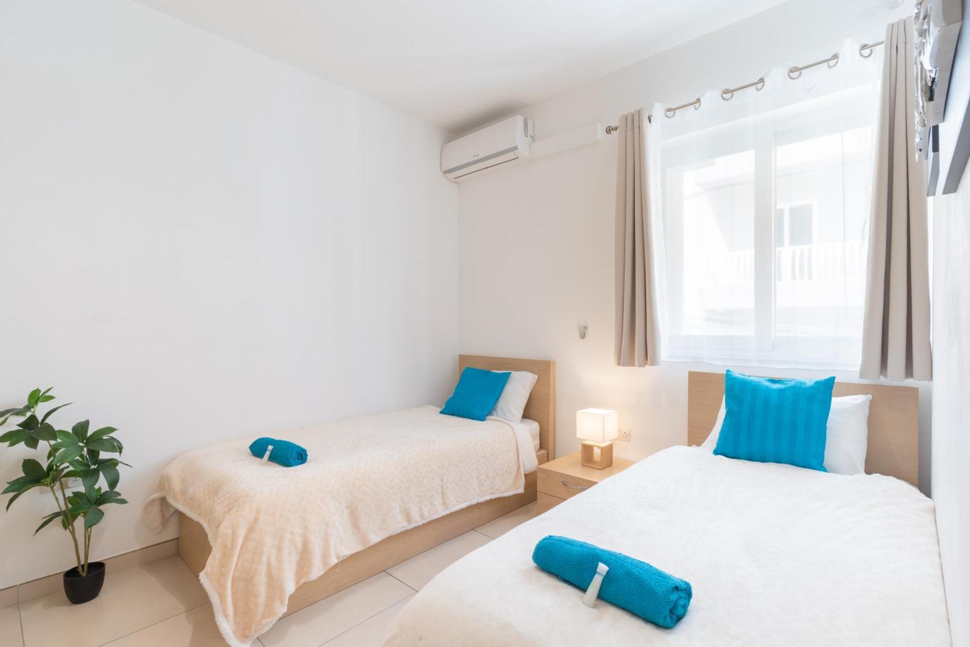 2 Bedroom In Central St Julians Prime Location In Paceville Apt 3 By Vaganza Saint Julian's Dış mekan fotoğraf
