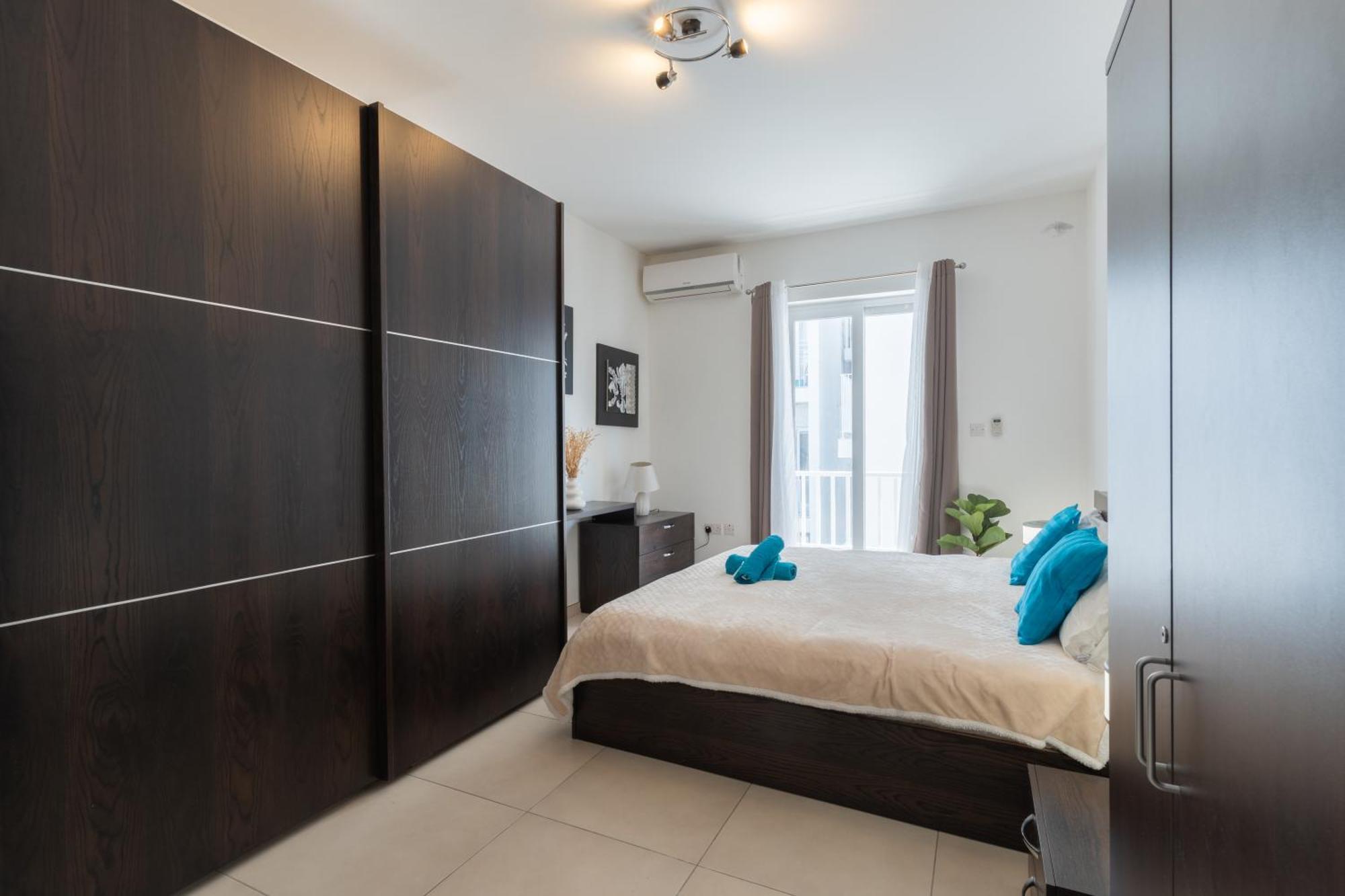 2 Bedroom In Central St Julians Prime Location In Paceville Apt 3 By Vaganza Saint Julian's Dış mekan fotoğraf